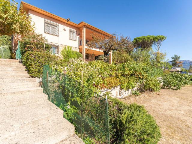 Casa en venta en Colonia Monte Pinar, Guadarrama