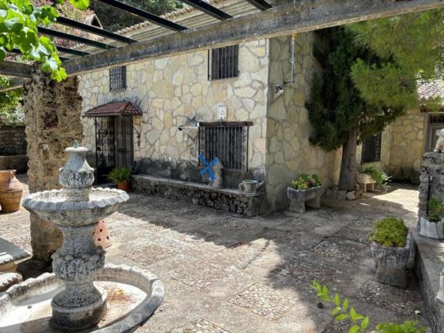 Casa en venta en Iznatoraf, Andalucía