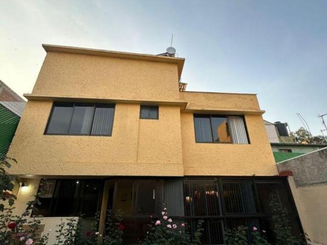 Casa en venta en Tlalnepantla De Baz, Estado de México