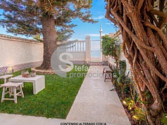 Casa en venta en La Cala del Moral, La Axarquía