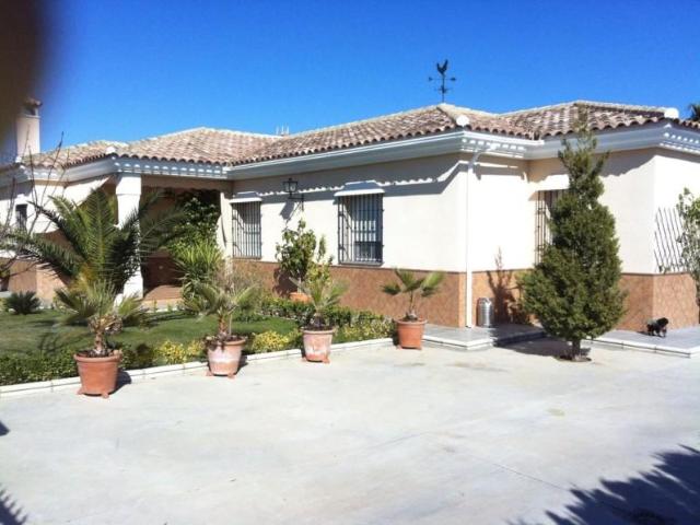 Casa en venta en Urbanización El Quintanar, La Carlota