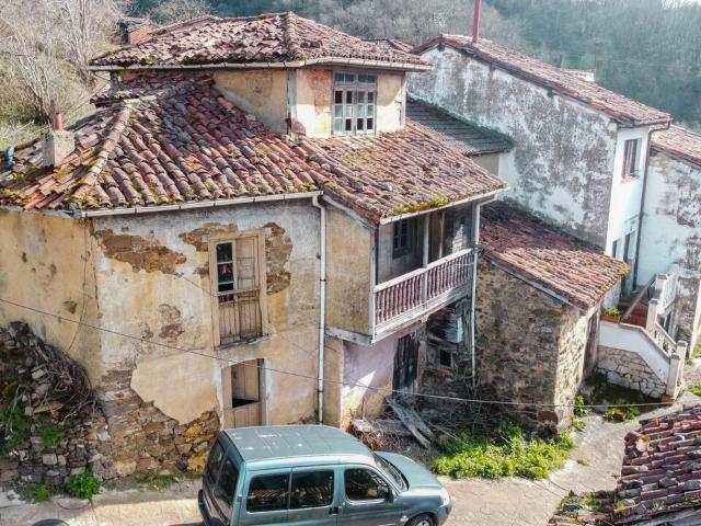 Chalet en venta en Riosa, Asturias