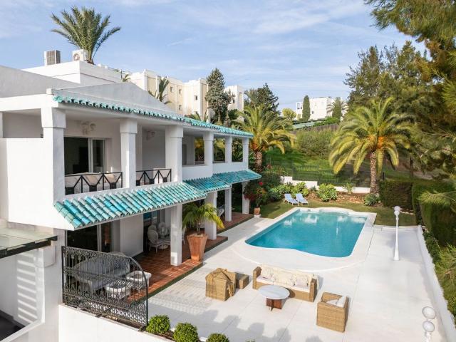 Chalet en venta en Nueva Andalucía, Costa del Sol Occidental