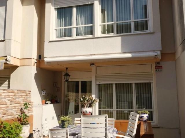 Casa en venta en Laredo