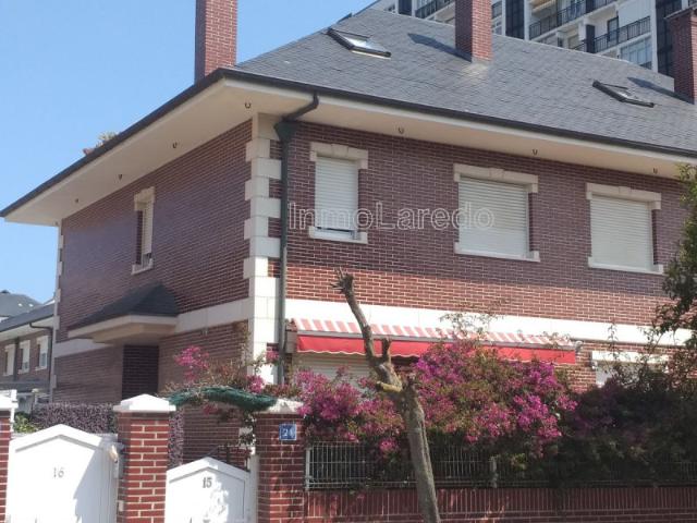 Casa en venta en Laredo
