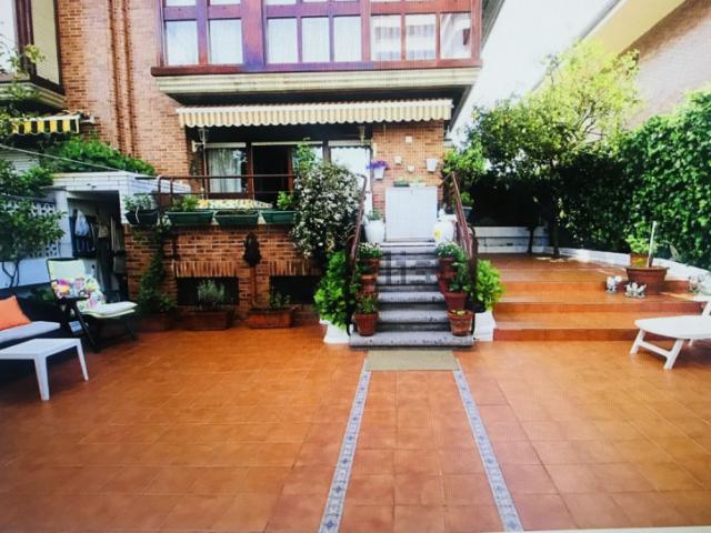 Casa en venta en Laredo