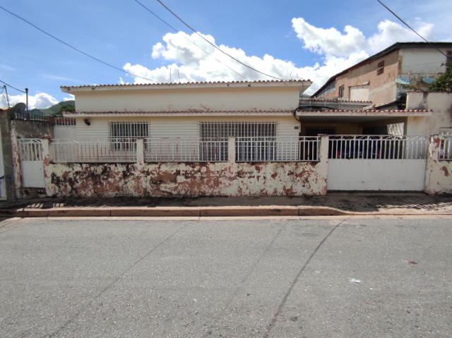 Casa en venta en Santa Rita, Aragua