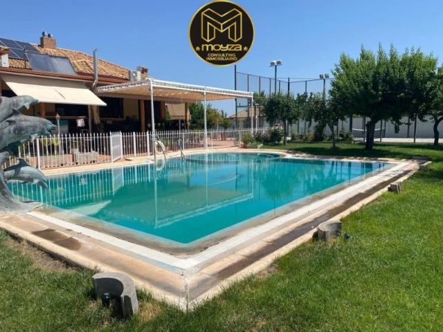 Casa en venta en Linares, Andalucía