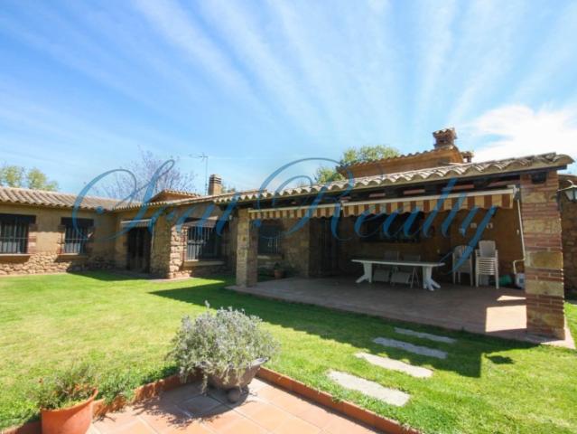 Casa en venta en Cantallops, Gironès
