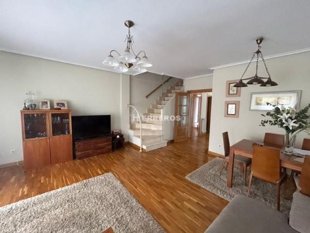 Casa en venta en Yagüe, Logroño
