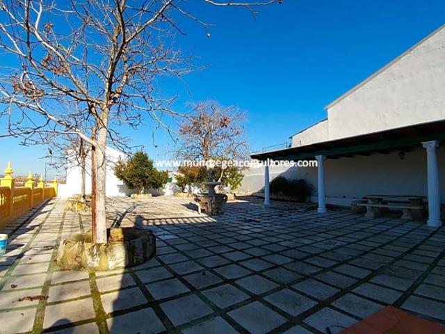 Casa en venta en Lucena, Andalucía