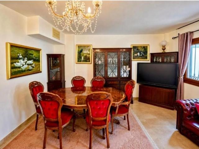 Casa en venta en Castillo de la Duquesa, Costa del Sol Occidental