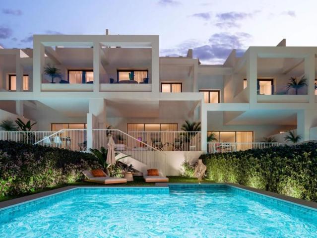 Casa en venta en Castillo de la Duquesa, Costa del Sol Occidental