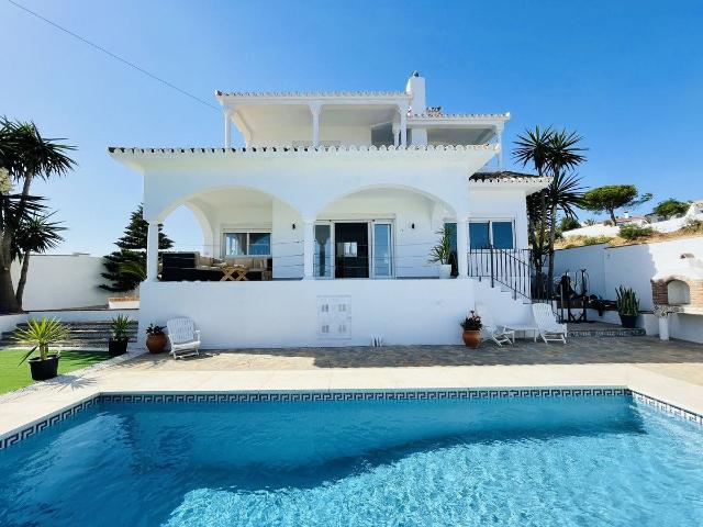 Casa en venta en Castillo de la Duquesa, Costa del Sol Occidental