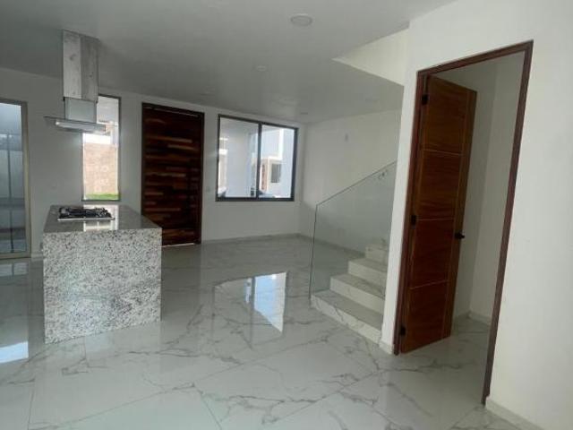 CASA EN VENTA, MANZANILLO, PUNTA CORAL