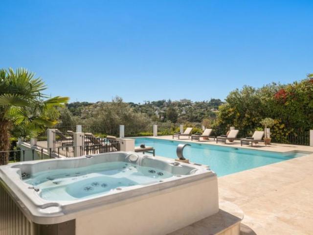 Casa en venta en Nueva Andalucía, Costa del Sol Occidental