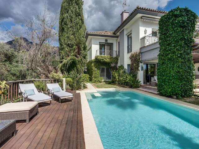 Casa en venta en Barrio Nuevo, Marbella