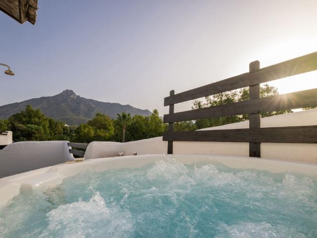 Chalet en venta en Divina Pastora, Costa del Sol Occidental