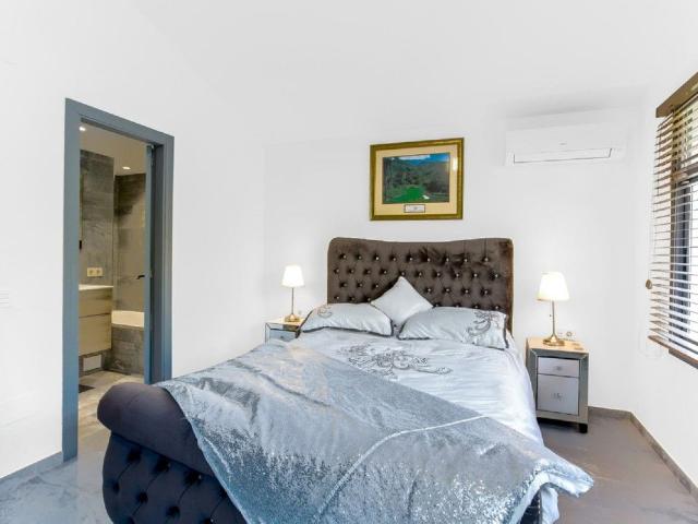 Casa en venta en Elviria, Costa del Sol Occidental