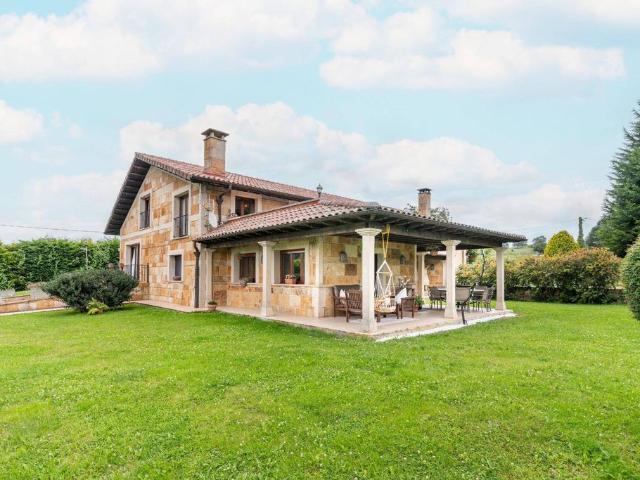 Casa en venta en Nava