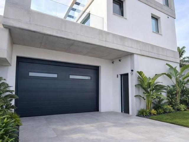Casa en venta en Nueva Andalucía, Costa del Sol Occidental