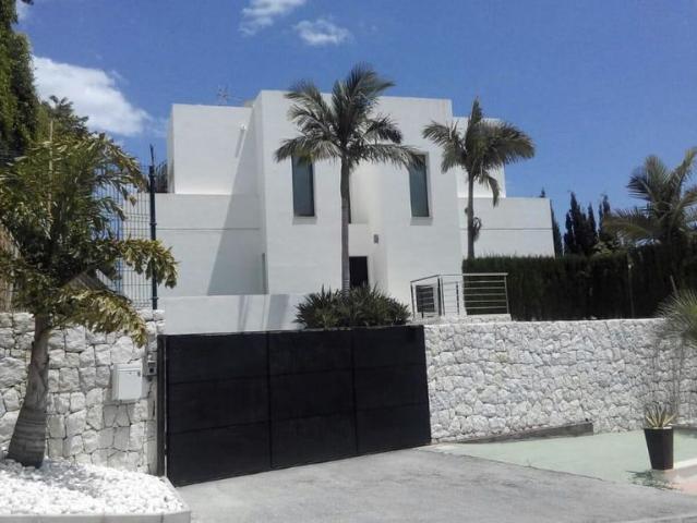 Casa en venta en Nueva Andalucía, Costa del Sol Occidental