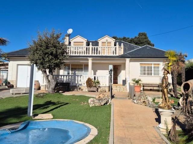 Casa en venta en Villar Del Olmo, Madrid