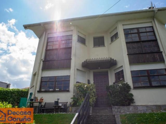Casa en venta en Oleiros, A Coruña