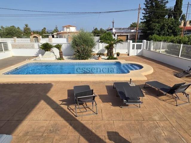 Casa en venta en Platja d'Oliva, Oliva
