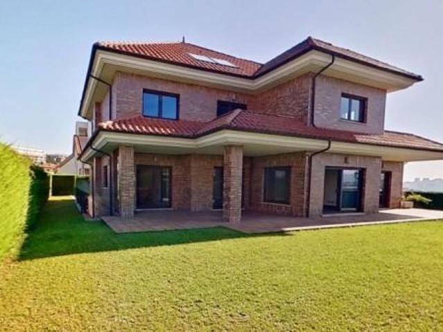 Casa en venta en Oviedo, Asturias
