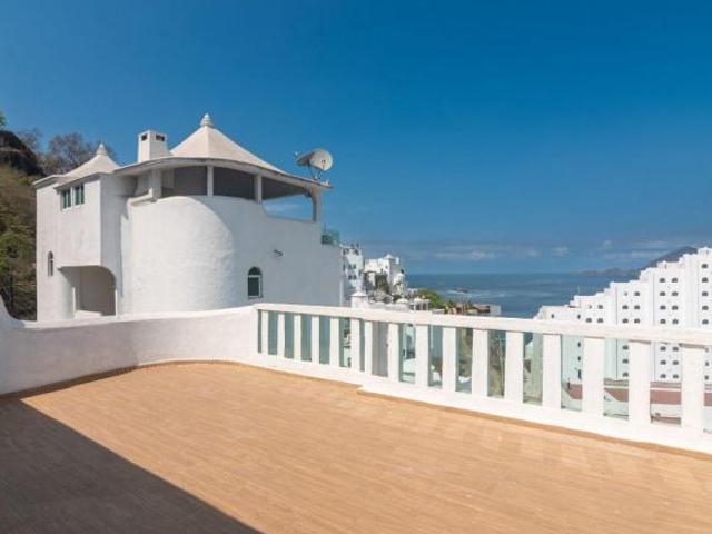 Casa en venta en Manzanillo, Colima