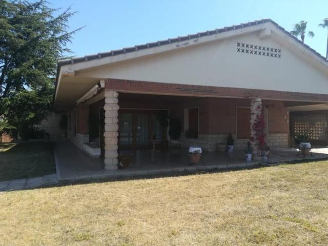Casa en venta en Urbanització Lloma Badá, el Vinalopó Mitjà / El Vinalopó Medio