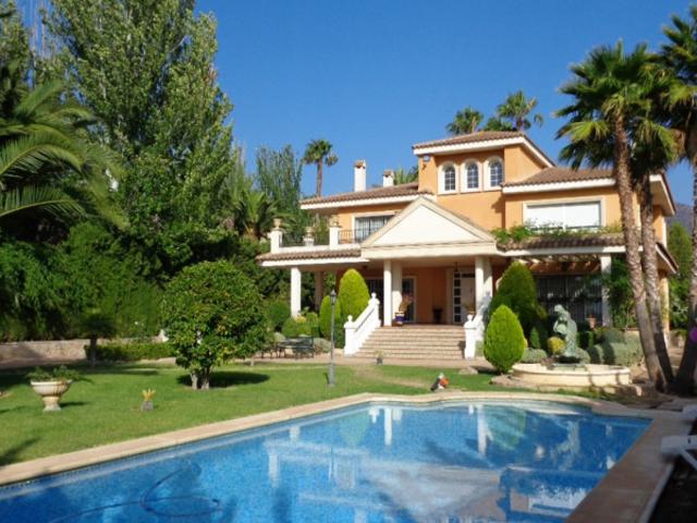 Casa en venta en Urbanització Lloma Badá, el Vinalopó Mitjà / El Vinalopó Medio