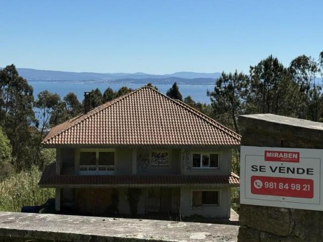 Casa en venta en Ribeira, A Barbanza