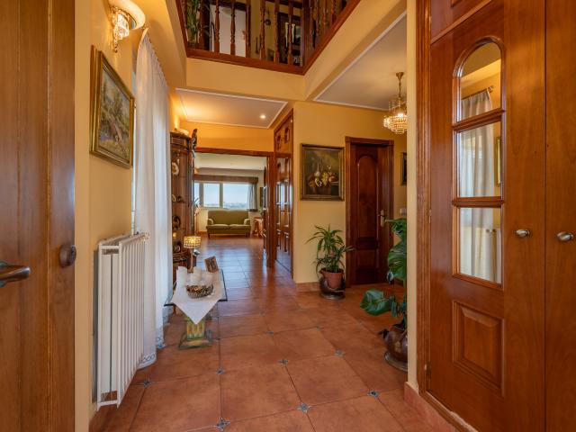 Chalet en venta en Oleiros, A Coruña