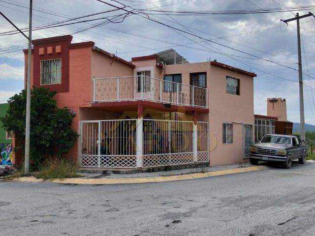 Casa en venta en Sabinas Hidalgo, Nuevo León