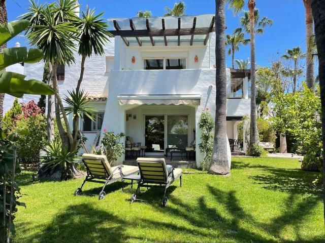 Chalet en venta en El Pilar, Costa del Sol Occidental