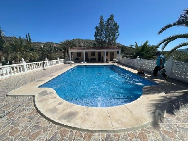 Casa en venta en el Vinalopó Mitjà / El Vinalopó Medio, Valencia