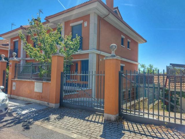 Casa en venta en San Lorenzo De El Escorial, Zaburdón