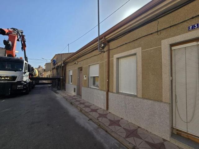 Casa en venta en María Moliner, l'Alt Vinalopó / El Alto Vinalopó