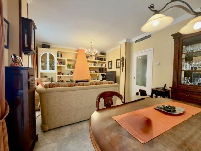 Casa en venta en Tomares, Andalucía