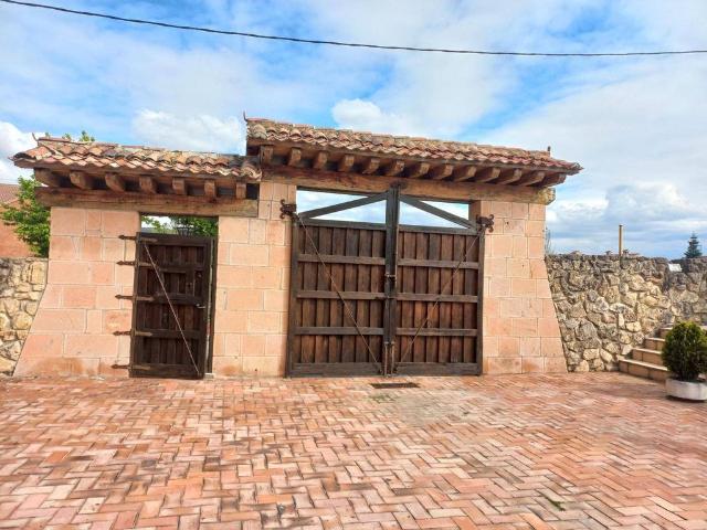 Casa en venta en Sexmo de San Lorenzo, Torrecaballeros