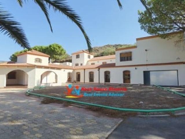 Casa en venta en Las Tres Villas, Andalucía