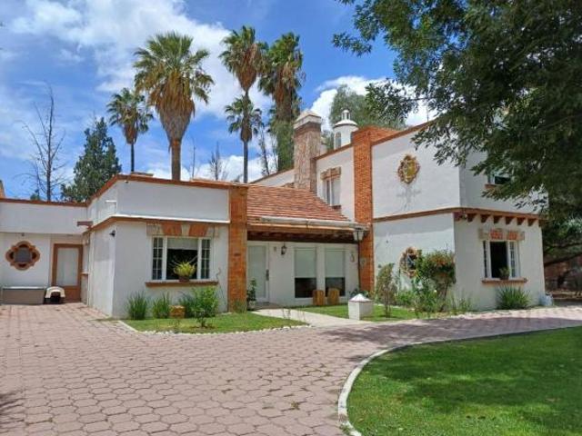 CASA EN VENTA TX QRO 5R 5B FRACC PRIVADO EXCLUSIVO CON ALBERCA,CONDOMINIO LOS PIRULES, TEQUISQUIAPAN