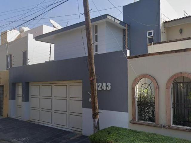 CASA EN VENTA UBICADA EN NUEVA LUNETA, ZAMORA