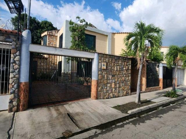 Casa en venta en Base Aragua, Girardot
