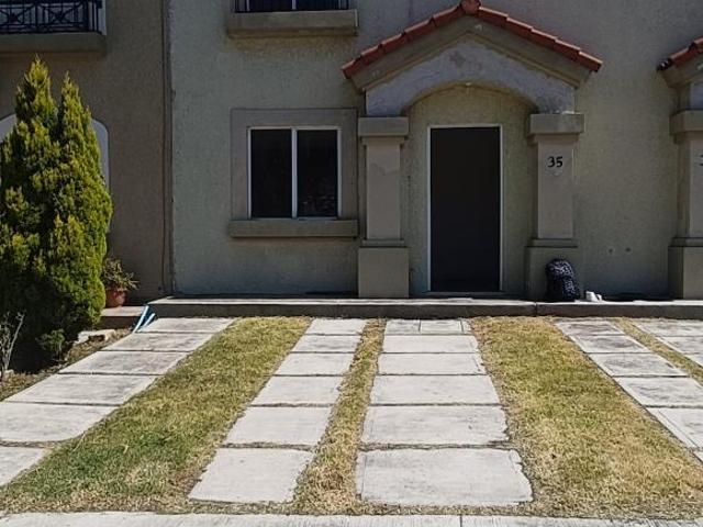 CASA EN VENTA URBI VILLA DE REY