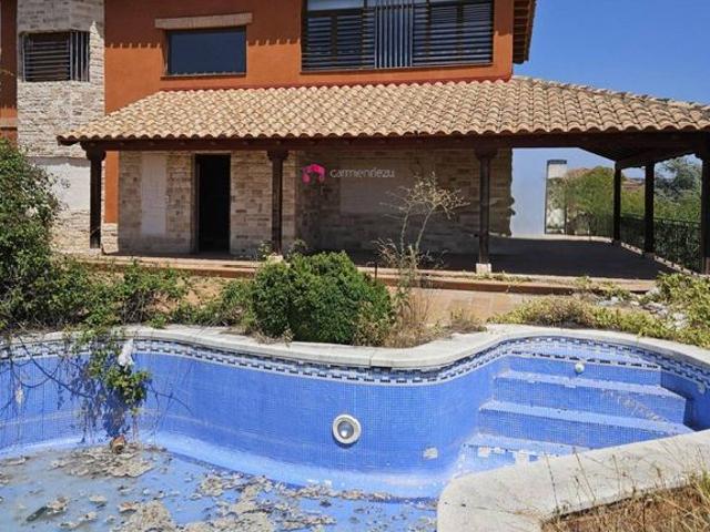 Casa en venta en Valdemorillo, Urbanización Jarabeltrán