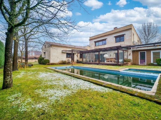Chalet en venta en Dehesa, Valdemorillo