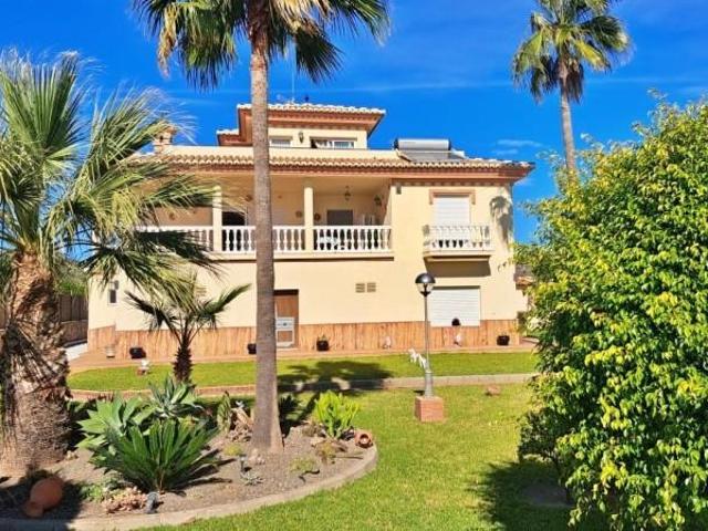 Casa en venta en Benajarafe, La Axarquía